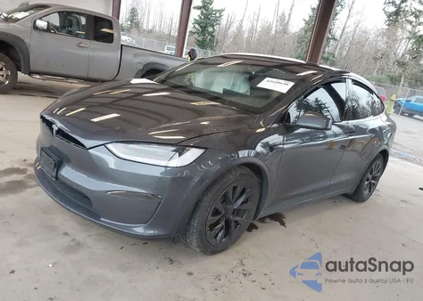 2022 Tesla Model X Dual Motor All-Wheel Drive/Plaid Tri Motor All-Wheel Drive from USA, damaged, VIN 7SAXCDE58NF337576